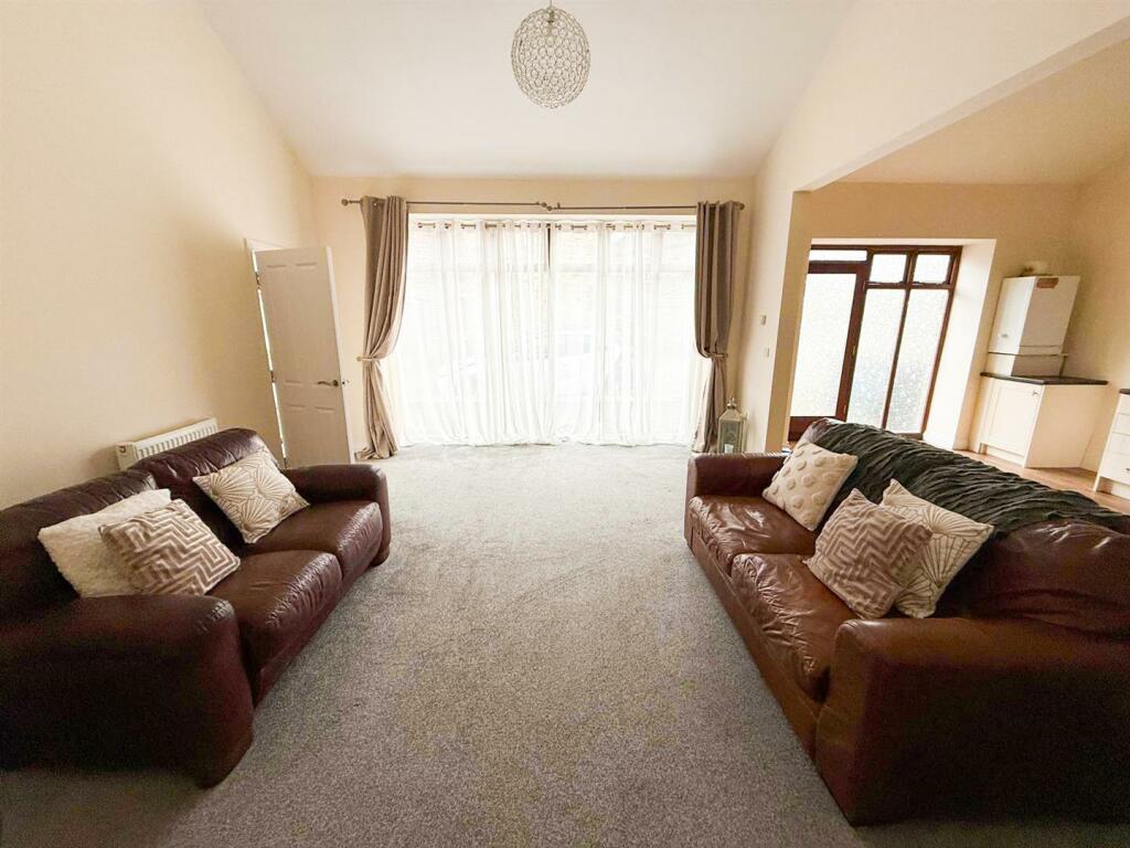 Additional image 11 of Elliott Court, Silsden