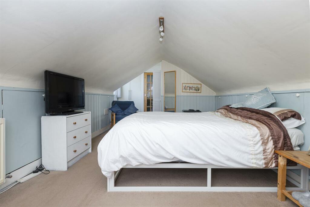 Additional image 12 of Back Lane, Queensbury