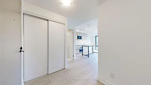 Additional image 18 of 47 Mutual St Unit 906