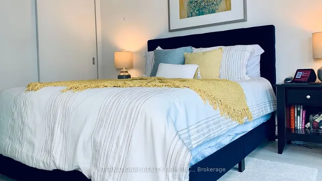 Additional image 11 of 111 Bathurst St Unit 815