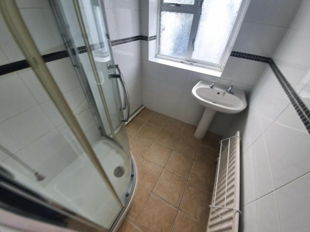 Additional image 7 of 3 bedroom First Floor Flat in Wallisdown