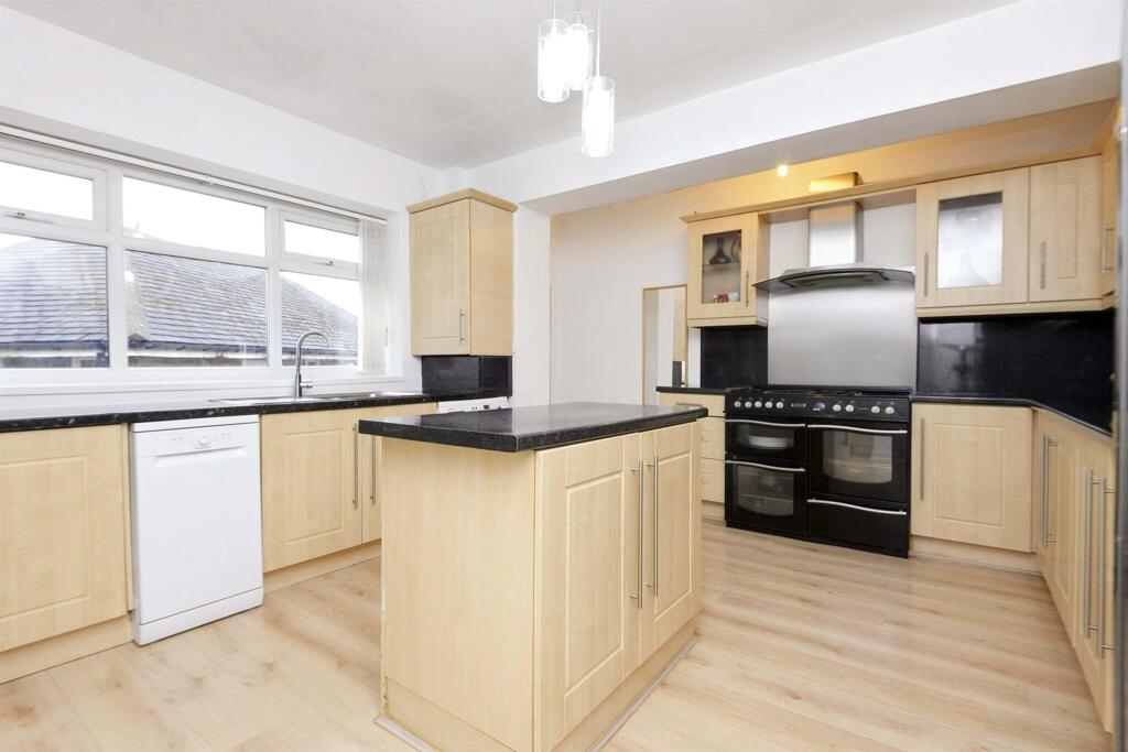 Additional image 12 of Moore Avenue, Bradford