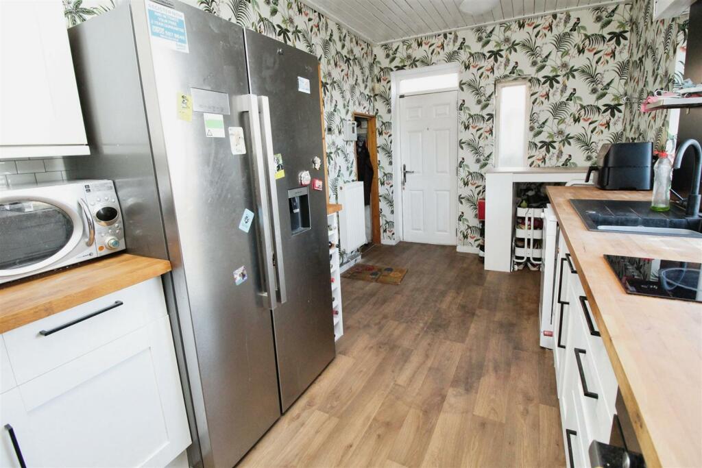 Additional image 3 of Luke Road, Bradford, BD5 0NR