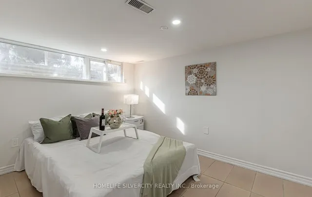 Additional image 32 of 32 Sledman St