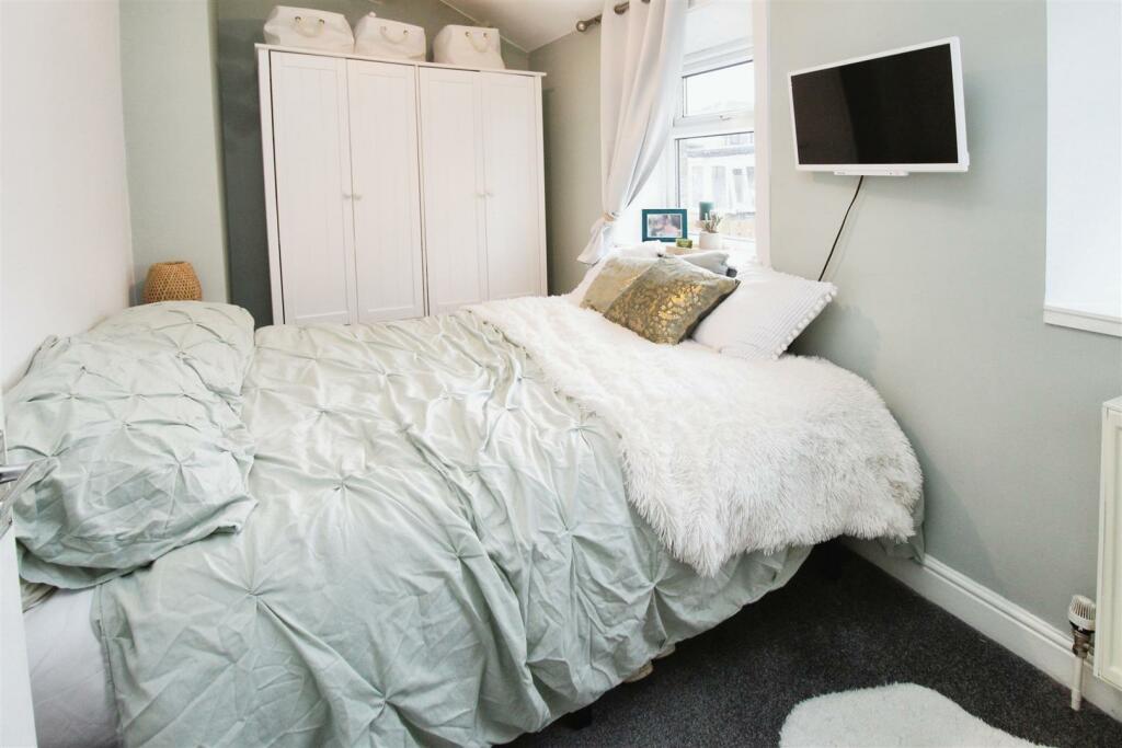 Additional image 9 of Park Lane, Queensbury, Bradford, BD13 1BX