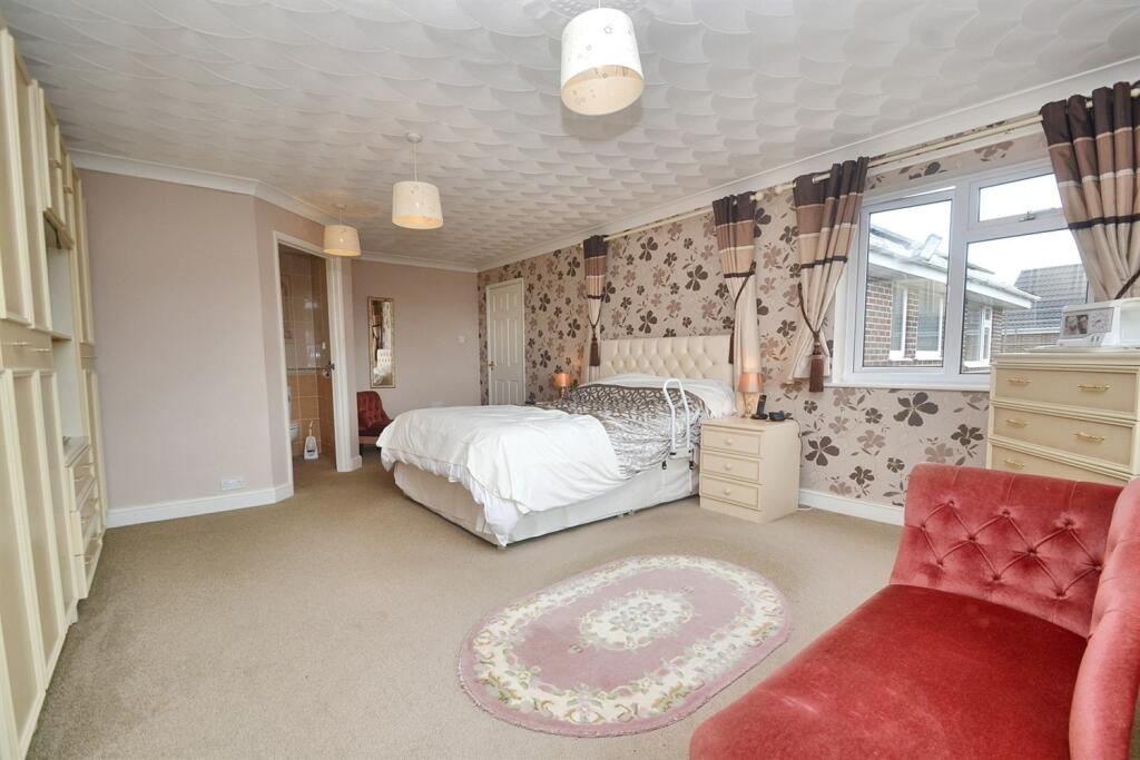 Additional image 13 of Upton