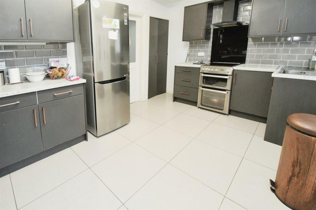 Additional image 2 of Carr Bottom Avenue, Bradford, BD5 9BD