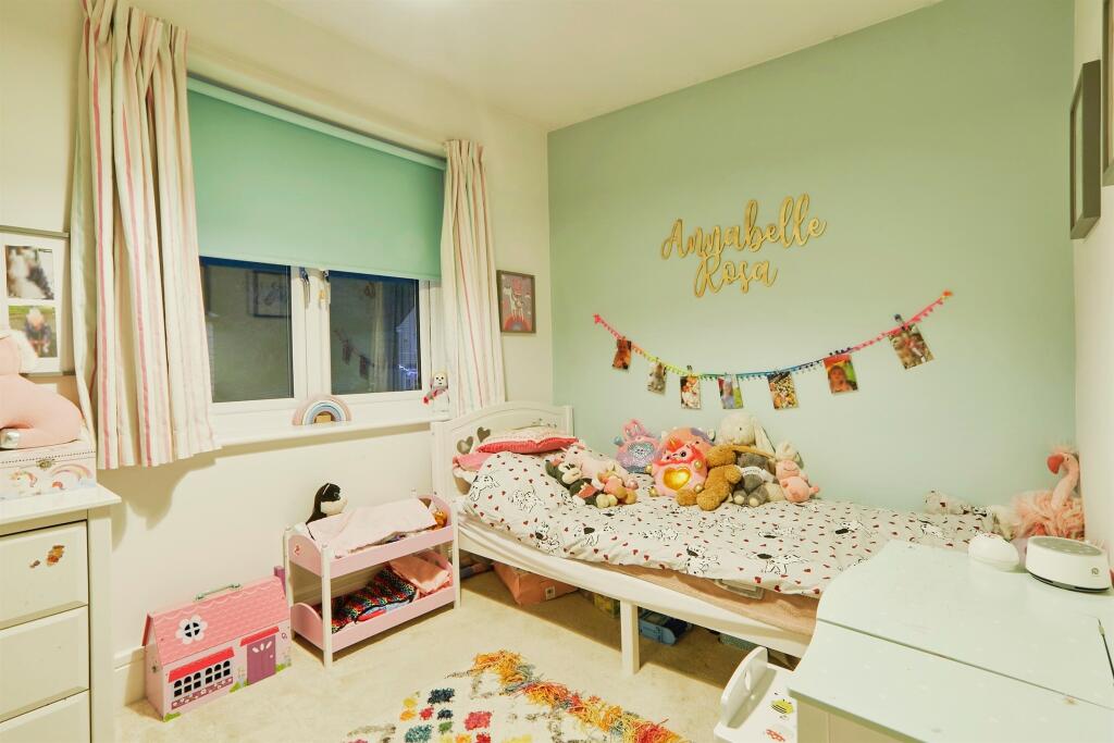 Additional image 18 of Harewood Drive, Bradford