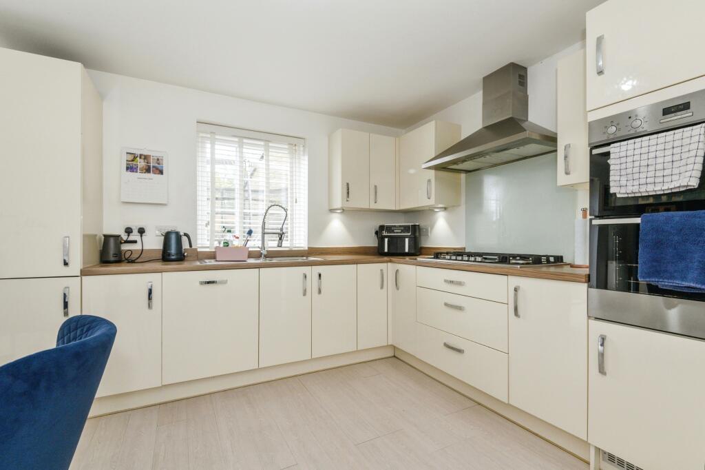 Additional image 2 of Castle Stead Crescent, Bradford, BD13