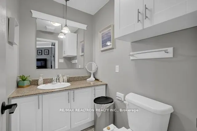 Additional image 18 of 135 James St Unit 612