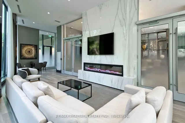 Additional image 33 of 250 Lawrence Ave Unit 501