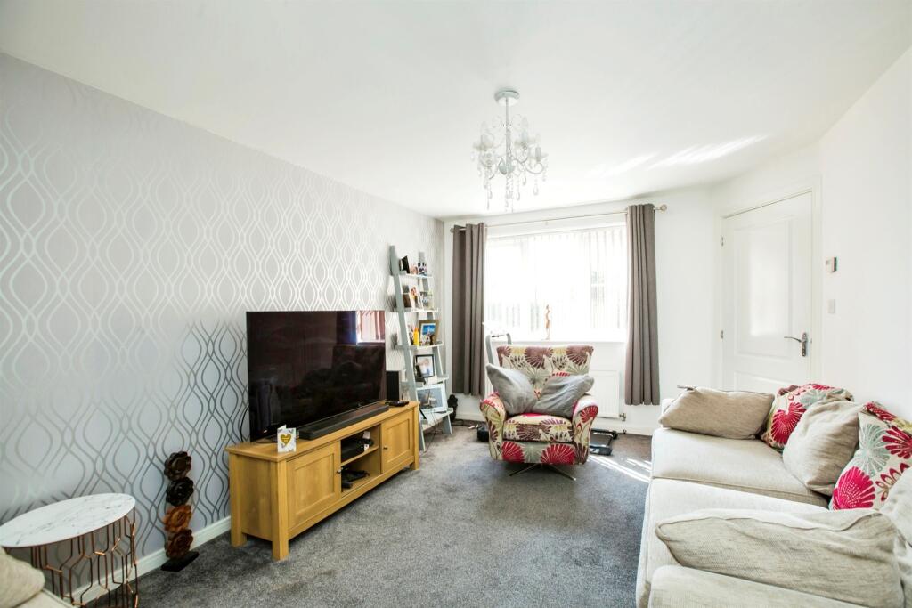 Additional image 3 of Far Hunger Hill Close, Queensbury, Bradford