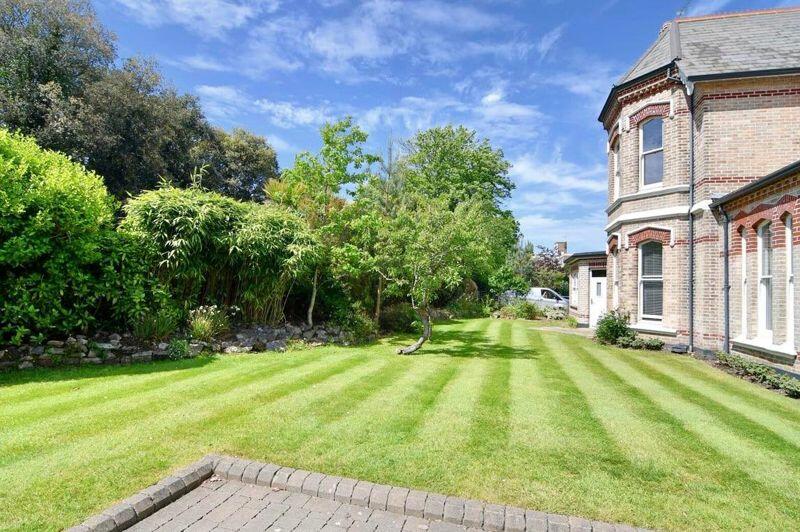 Additional image 7 of 2/3 Bedroom Flat - Cavendish Road £1700 pcm - Students & Sharers welcome - Available NOW!