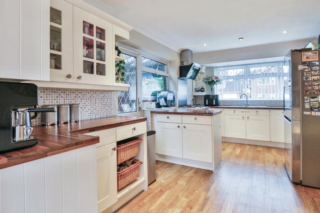 Additional image 19 of De Courtenai Close, BEARWOOD, Bournemouth, Dorset, BH11