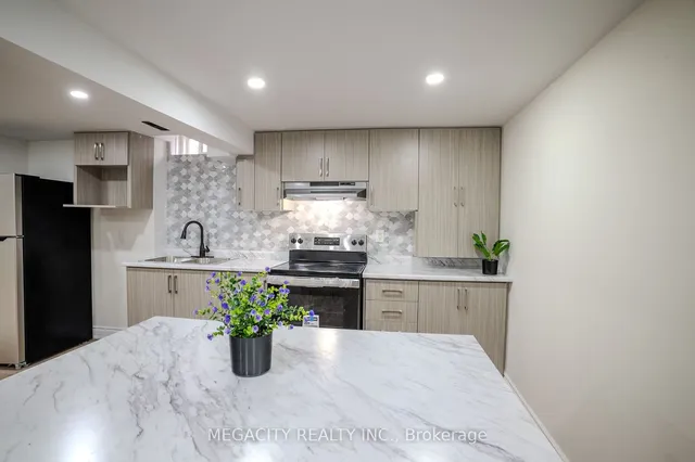 Additional image 19 of 7800 Priory Cres