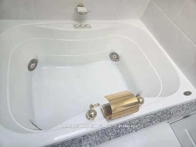 Additional image 19 of 1856 Briarcrook Cres