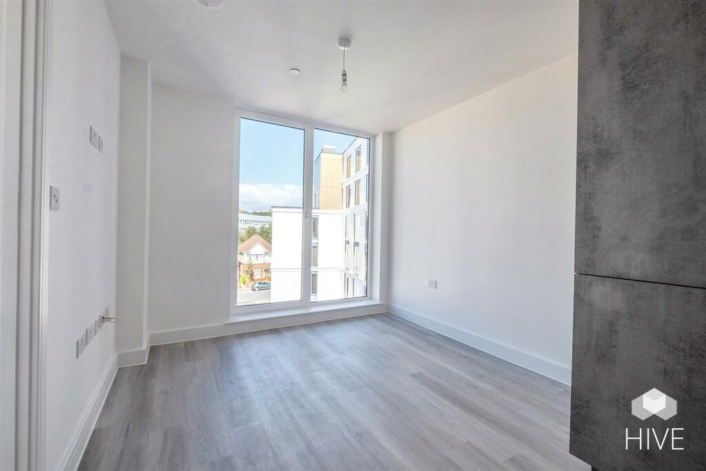 Additional image 8 of The Sloop, Commercial Road, Poole