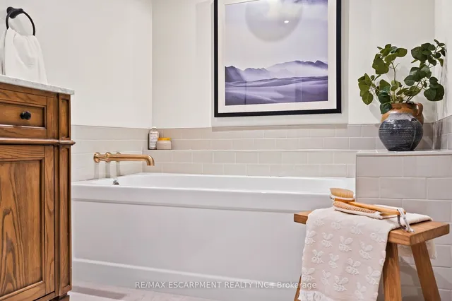 Additional image 28 of 2210 Lakeshore Rd Unit 202