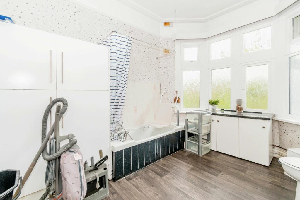 Additional image 15 of Park Grove, Bradford, BD9