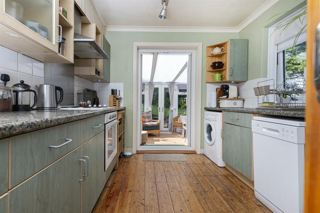 Additional image 36 of Back Lane, Queensbury