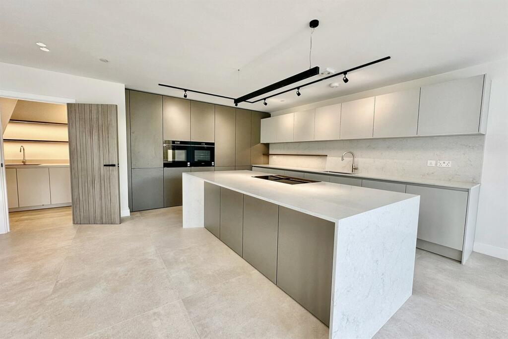 Additional image 5 of Lilliput