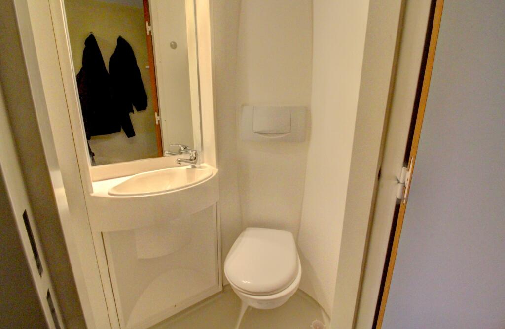 Additional image 14 of Longside Lane, Bradford, BD7