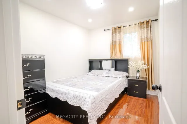 Additional image 32 of 7800 Priory Cres