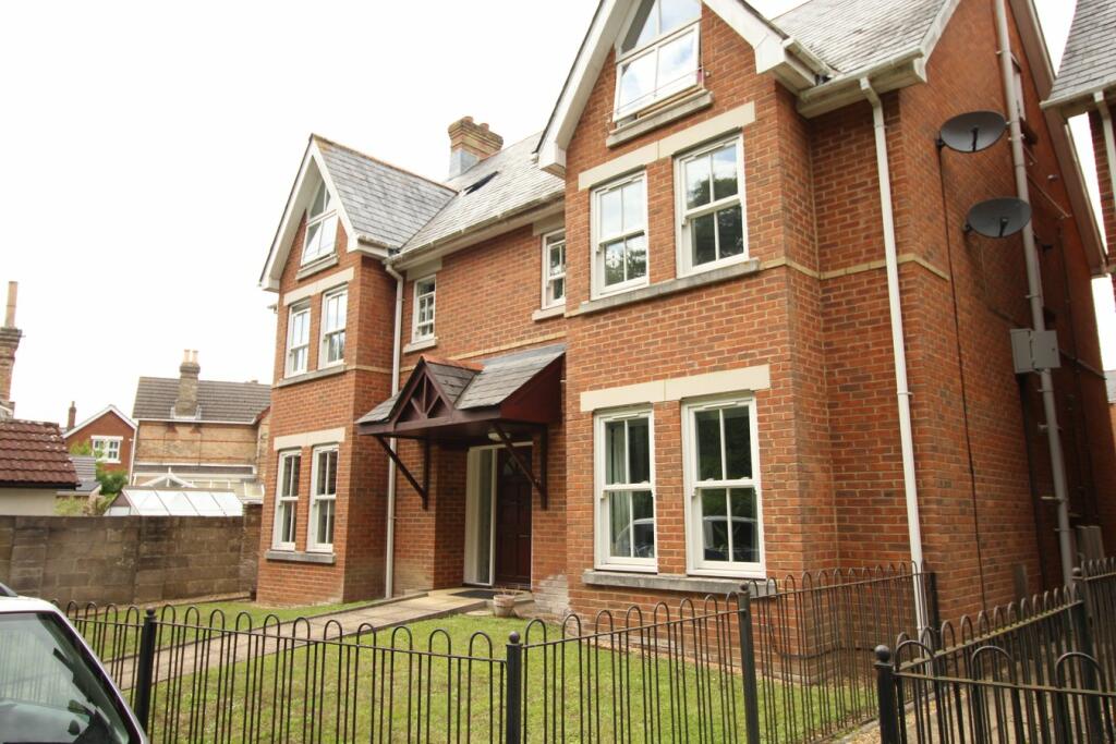 20b Approach Road, Poole, BH14