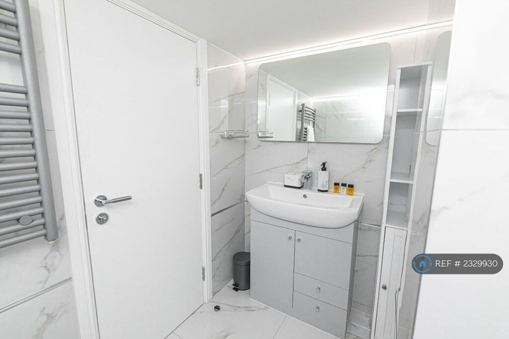 Additional image 17 of Approach Road, Poole, BH14