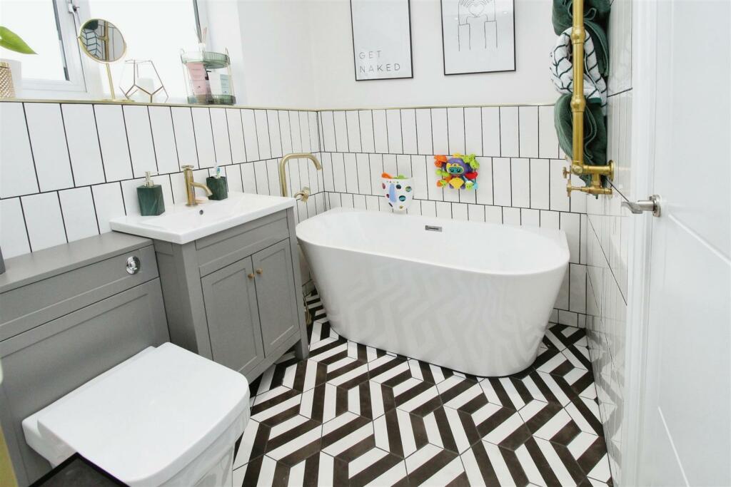 Additional image 4 of Reevy Road, Bradford, BD6 3QF