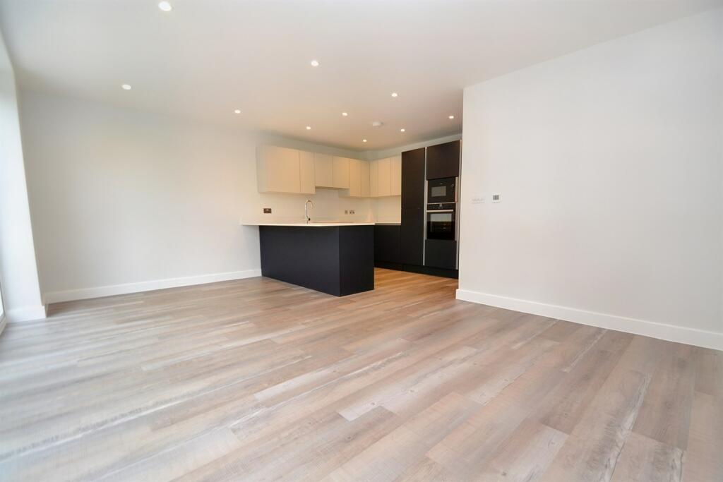 Additional image 4 of Ashley Cross