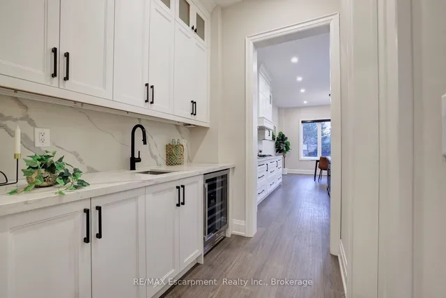 Additional image 6 of 560 Woodview Rd