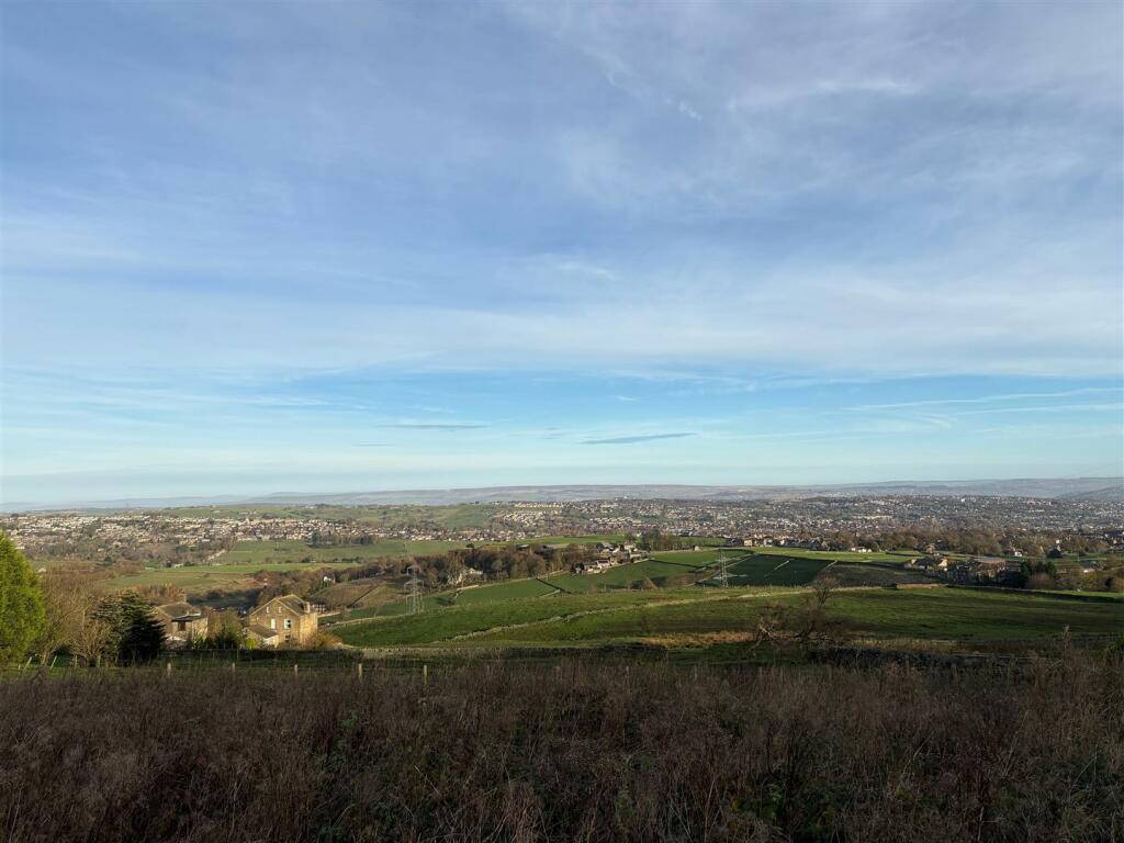 Additional image 3 of Scarlet Heights, Queensbury
