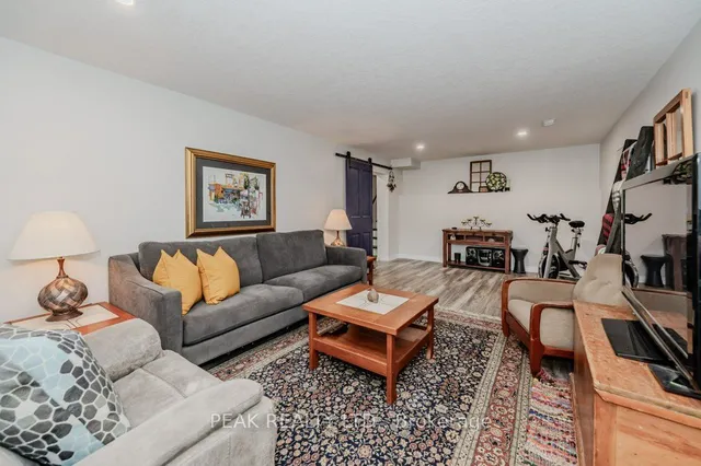 Additional image 27 of 88 Springbank Cres