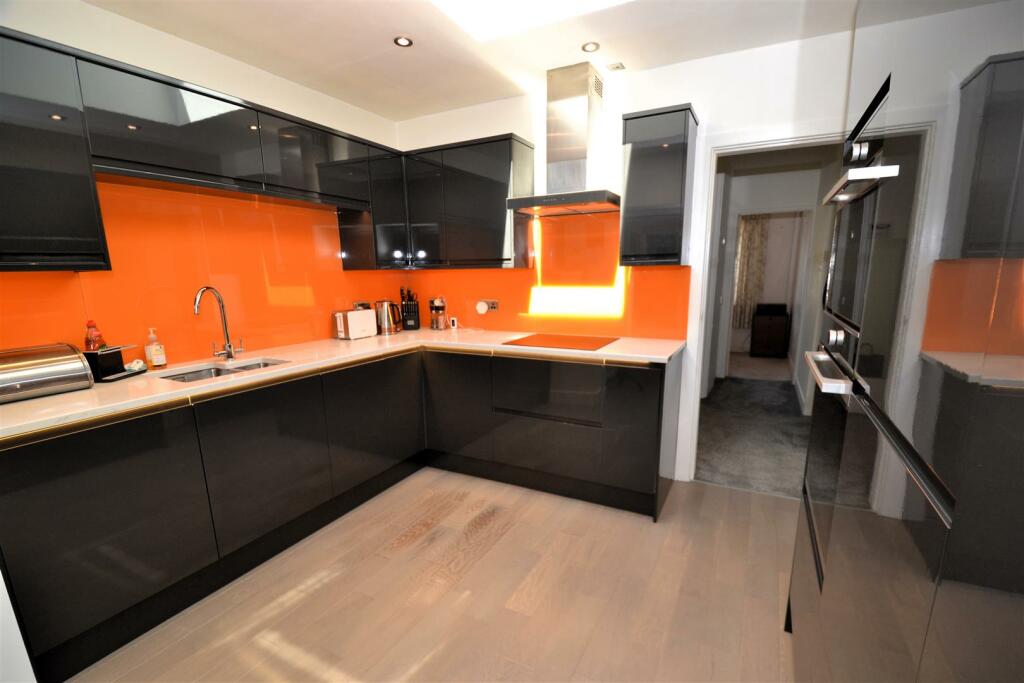 Additional image 7 of Oakleigh Avenue, Clayton, Bradford