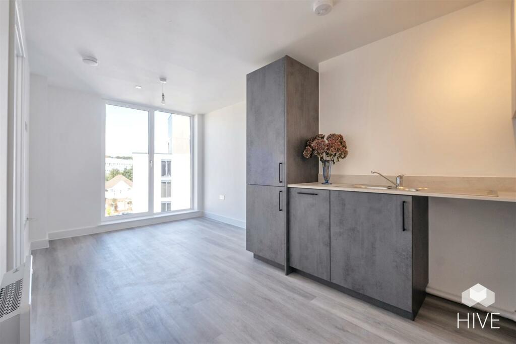 Additional image 2 of The Sloop, Commercial Road, Poole