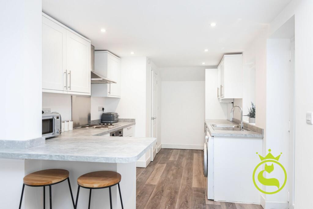 Additional image 2 of Four bedrooms -Approach Road, Ashley Cross, Poole BH14