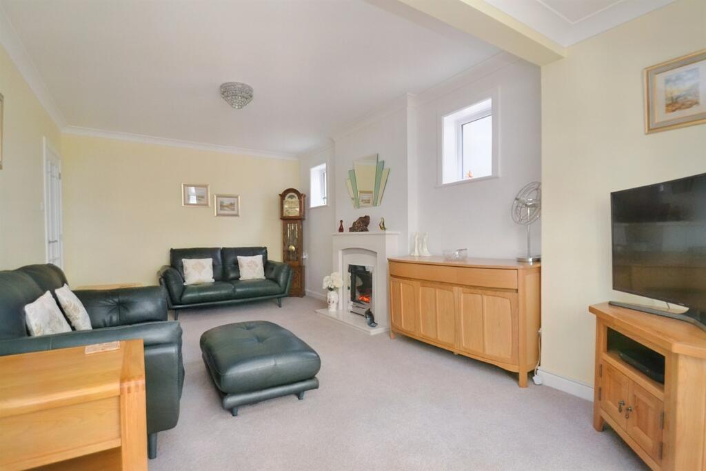 Additional image 3 of Darbys Corner