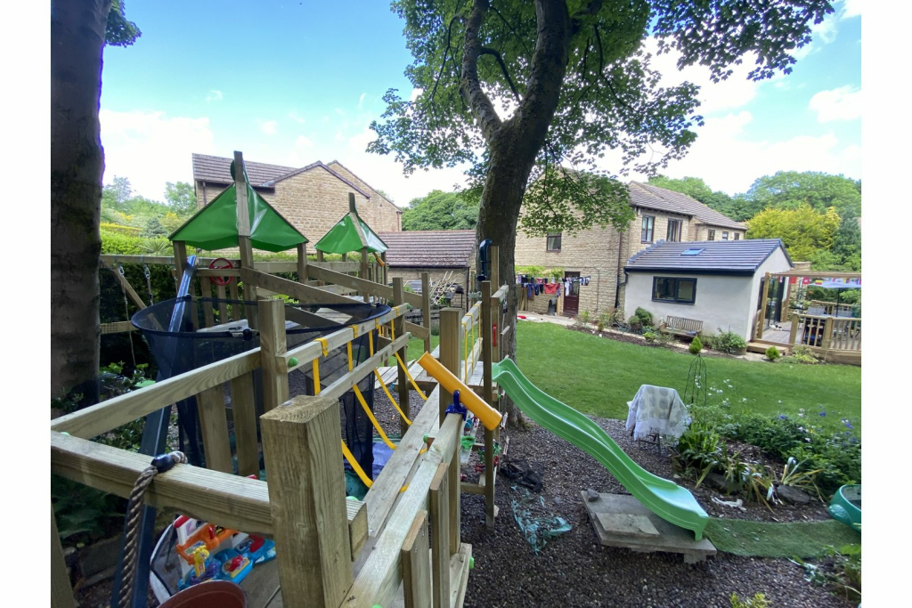 Additional image 18 of Cheriton Drive, Bradford, BD13