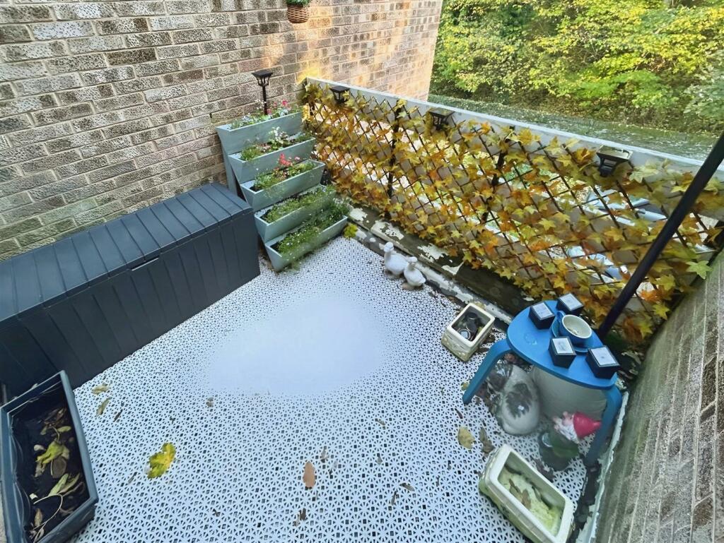 Additional image 9 of Frizley Gardens, Bradford