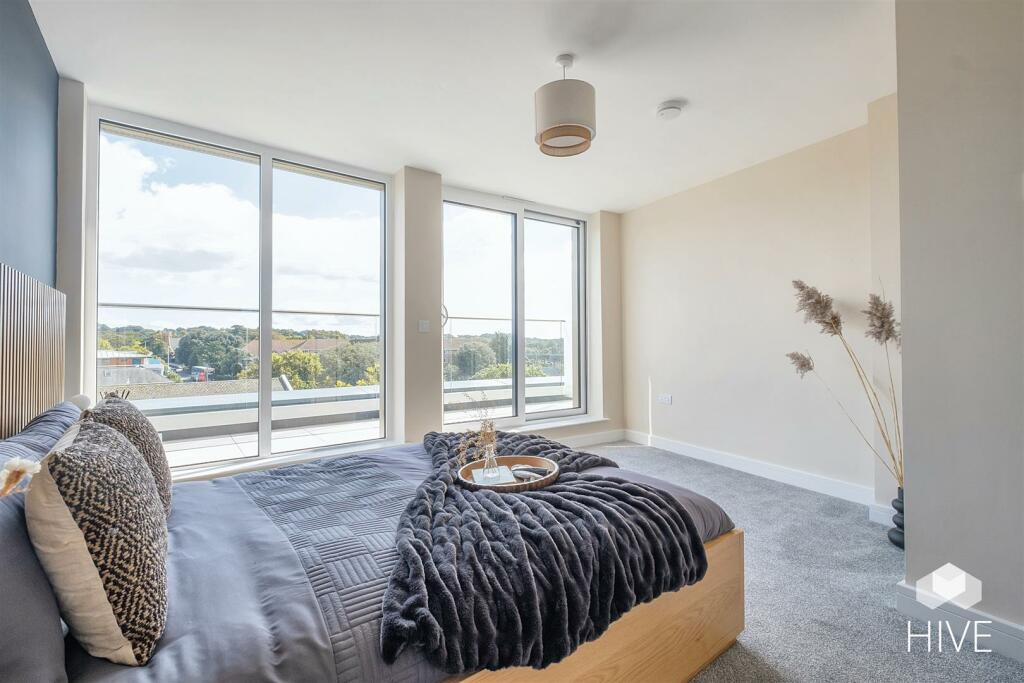 Additional image 14 of The Sloop, Commercial Road, Poole