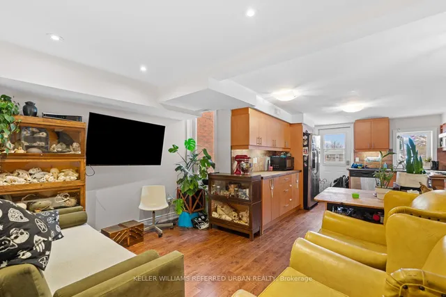 Additional image 25 of 32 Castleton Ave