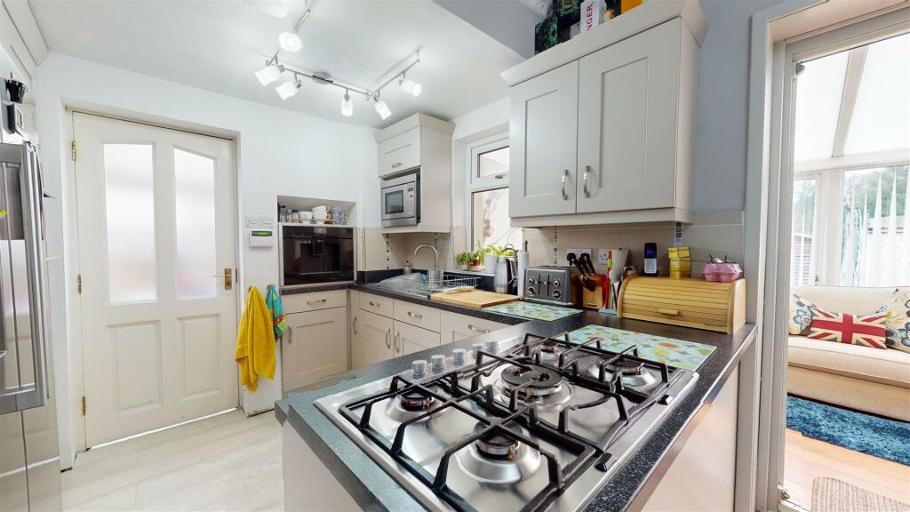 Additional image 15 of Onslow Crescent, Bradford