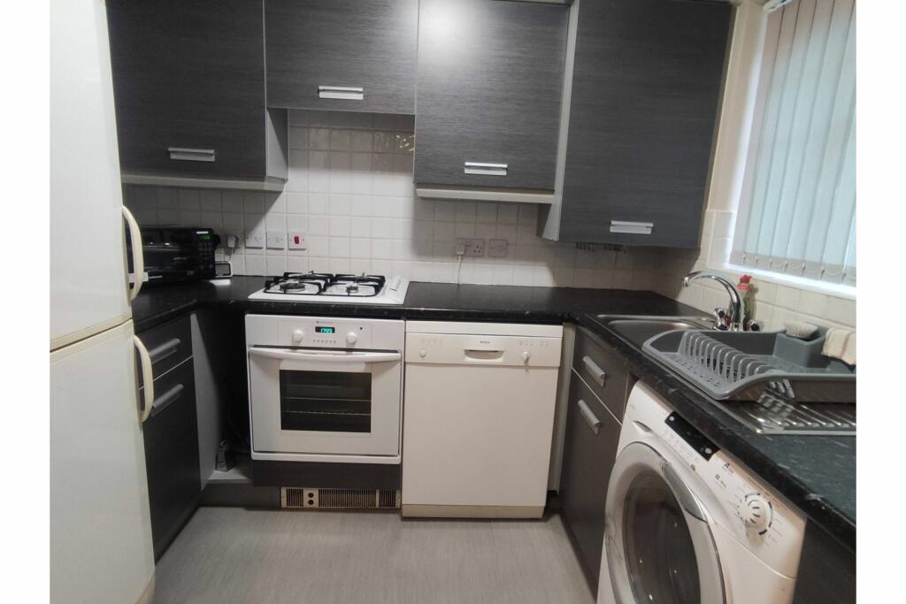 Additional image 3 of Rowantree Drive, Bradford, BD10