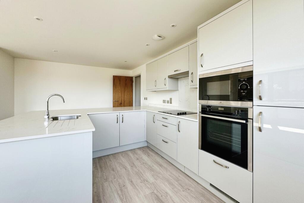 Additional image 4 of High Street North, Poole, BH15