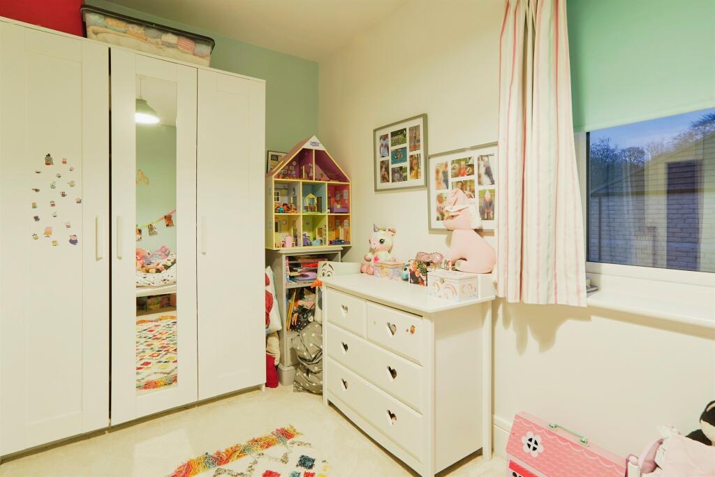 Additional image 19 of Harewood Drive, Bradford