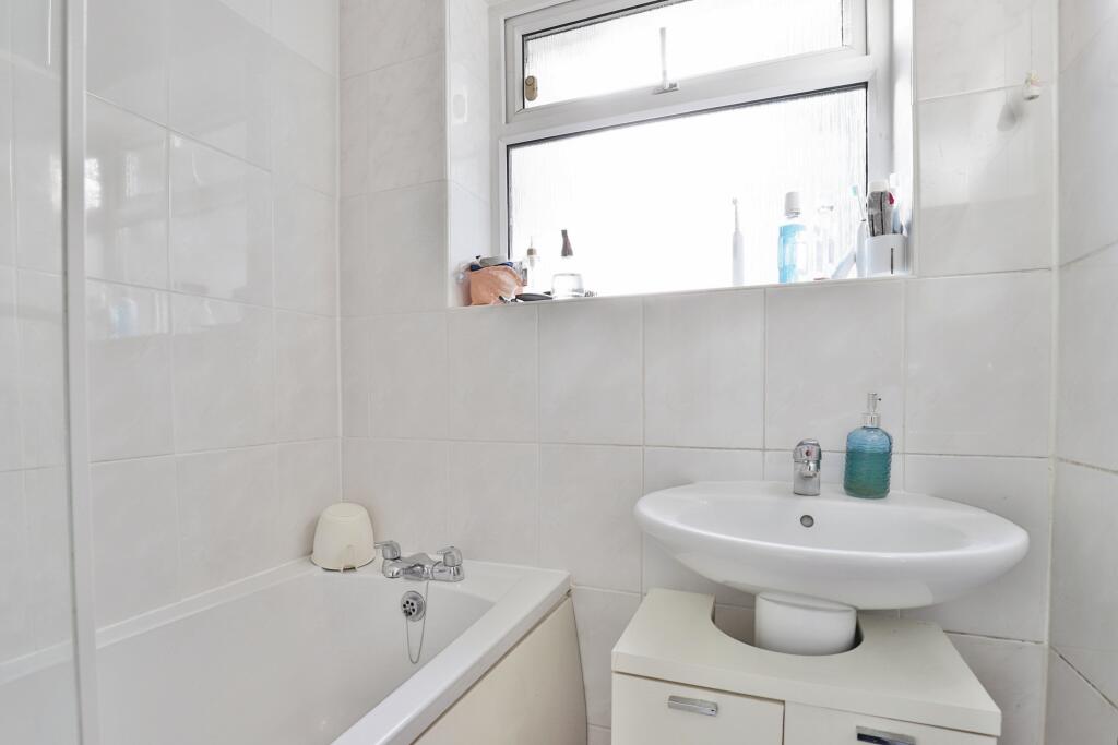 Additional image 12 of Frensham Close, BOURNEMOUTH, Dorset, BH10