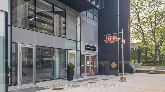 Additional image 3 of 1 Gloucester St Unit 1816