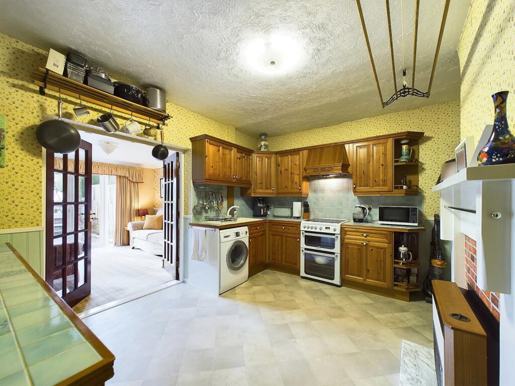 Additional image 4 of 3 Westminster Drive, Clayton, Bradford, BD14 6SL