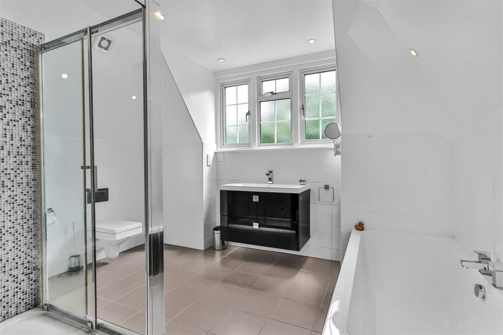 Additional image 17 of Lawrence Drive, Poole